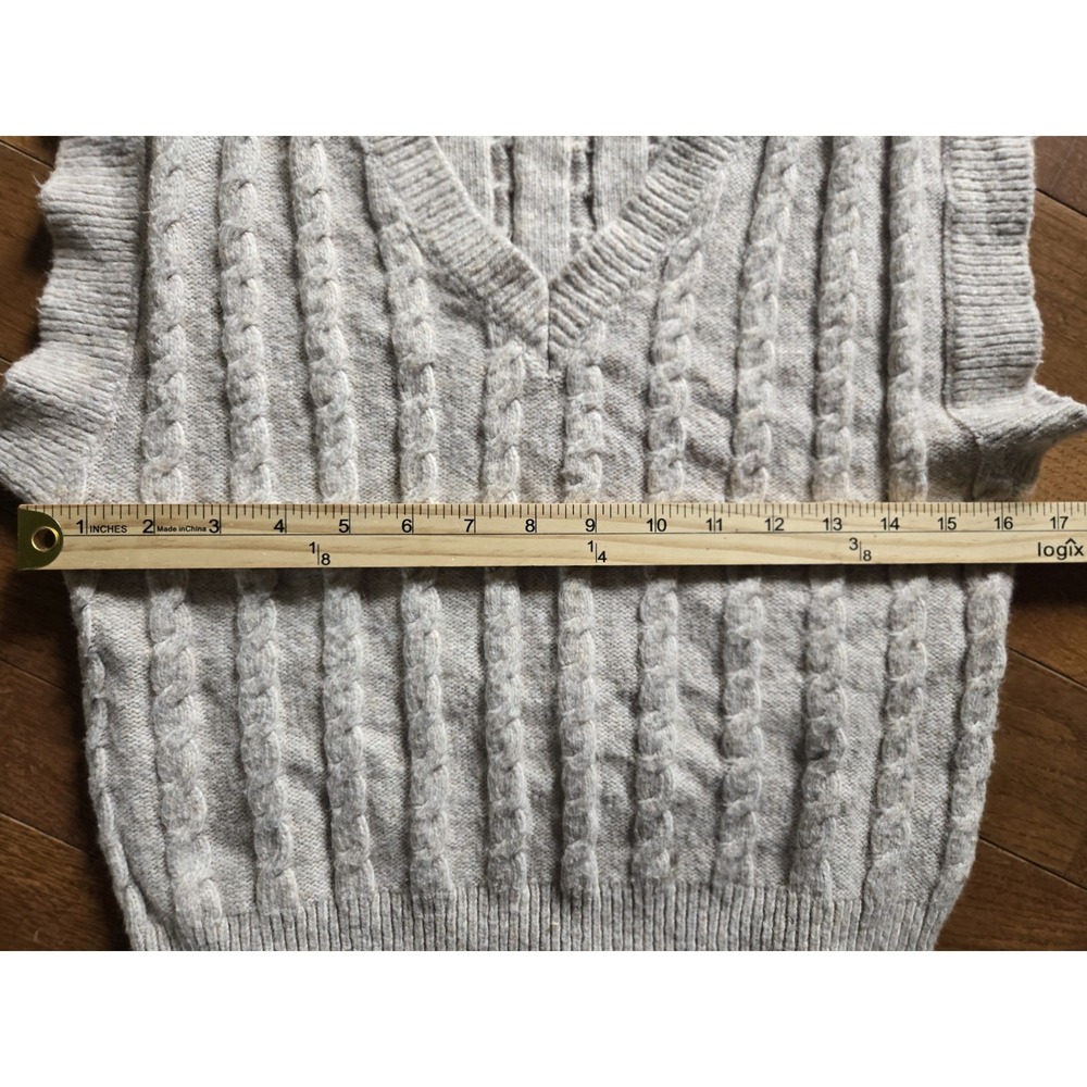 Cupcakes and Cashmere XS Womens V-Neck Boxy Cable Knit Sweater Vest Cream - Picture 2 of 6